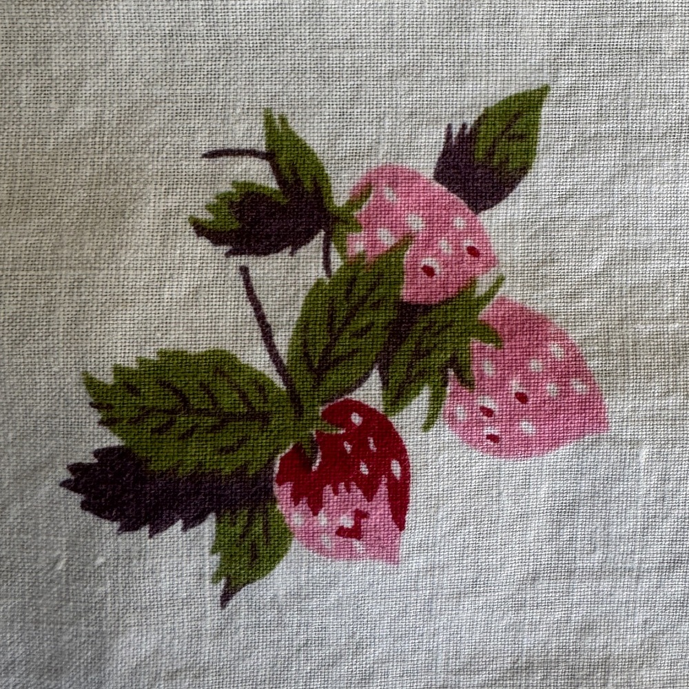 Set of 2 Valances 🍓